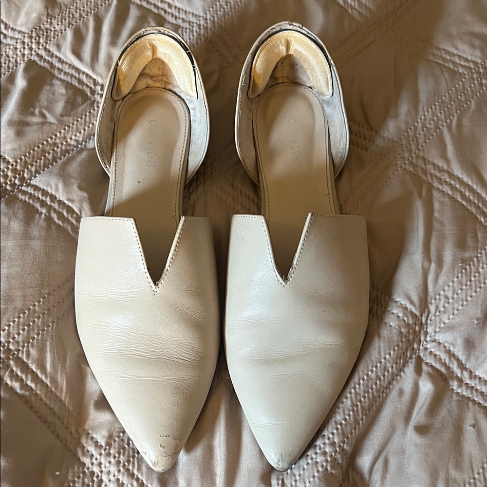 Elegant Women's Cream Leather Flats